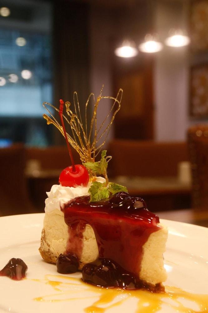 Herald Suites Polaris Makati City Екстер'єр фото